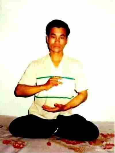 中医传国脉 岐伯济天下 中医当代气功大师中华乾坤悟性秘功创始人---安飞